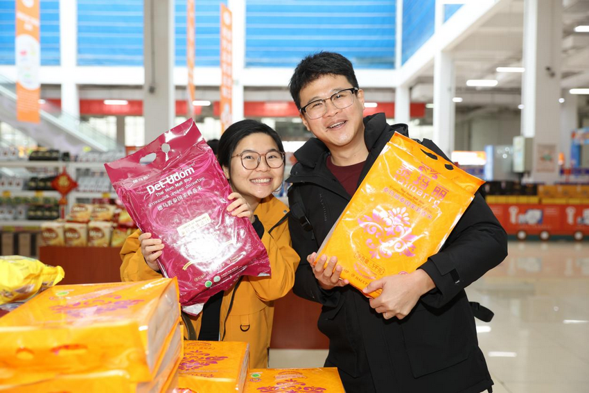 【2025打卡中国】外国网红点赞“Amazing郑州”：在这里看见未来中国的模样