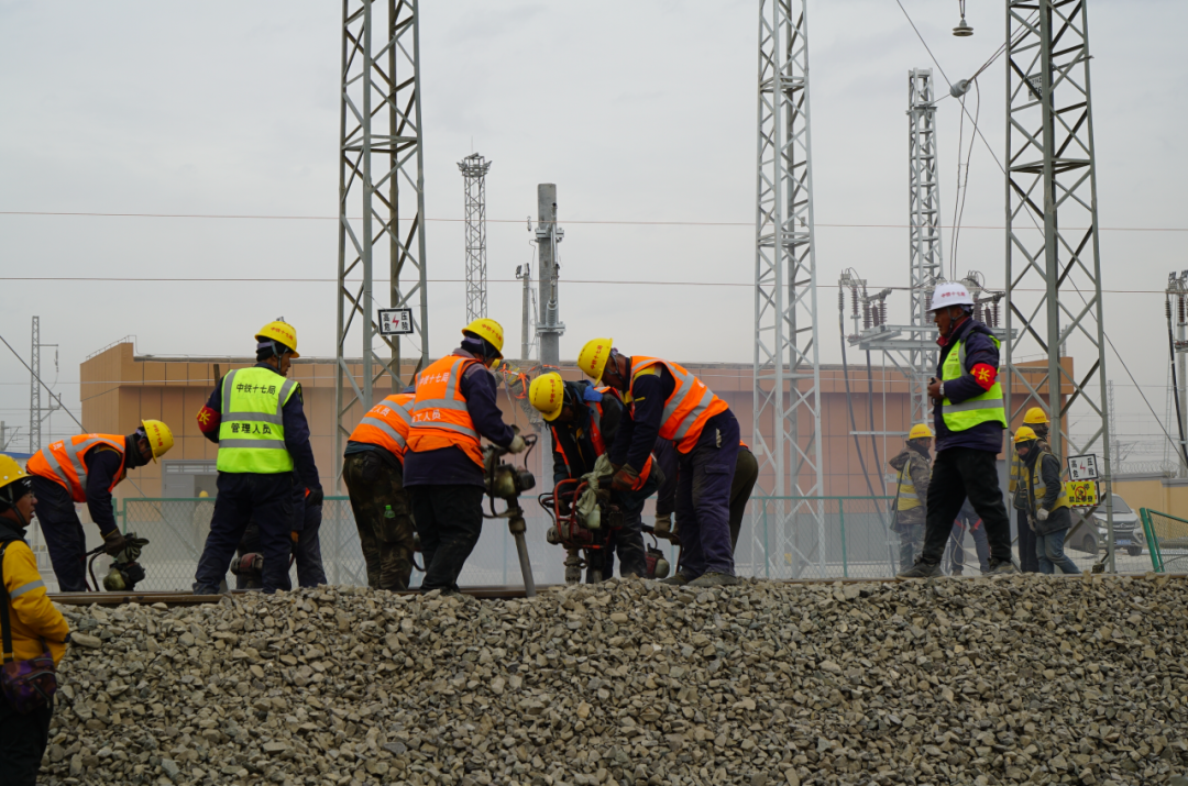 哈密东站扩能改造取得阶段性进展 枢纽能级跃升助力区域经济发展