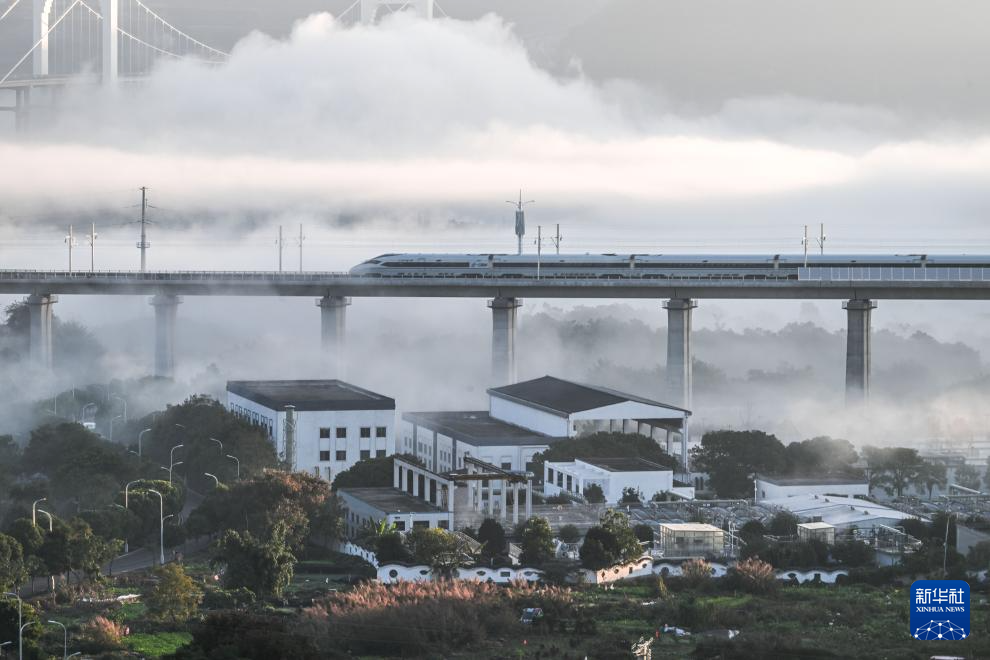 贵州盘兴高铁正式通车