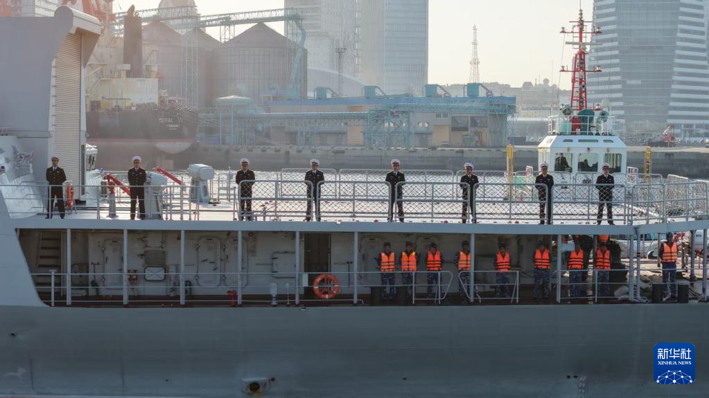 越南海军“陈兴道”号护卫舰访问青岛