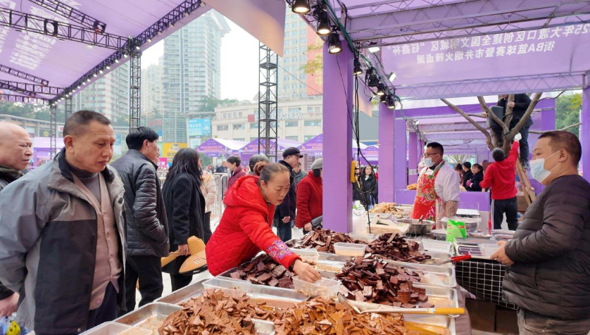 篮球竞技+辣卤市集 重庆大渡口“街BA”打造“体育+商业+文旅”融合新范本