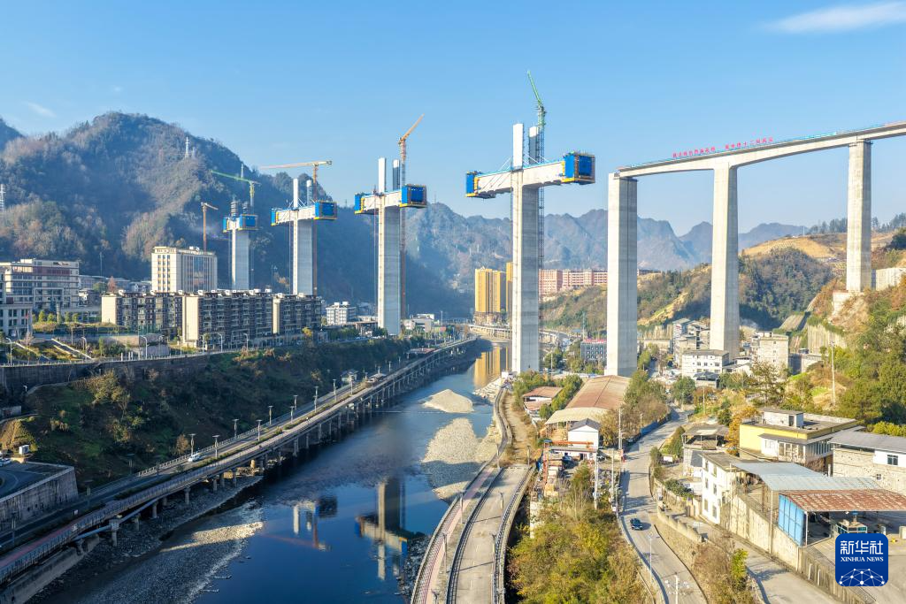 西渝高铁建设稳步推进