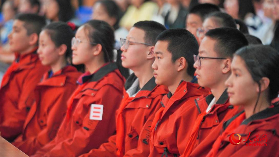 “强国有我 争做时代新人——2025行走的思政课”交流活动在乌鲁木齐成功举行 “强国有我 争做时代新人——2025行走的思政课”交流活动在乌鲁木齐成功举行