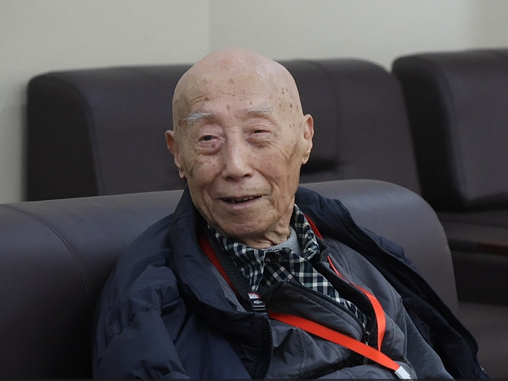 银发映初心，薪火传精神，重庆交通大学银发宣讲团让“两路”精神照亮新征程