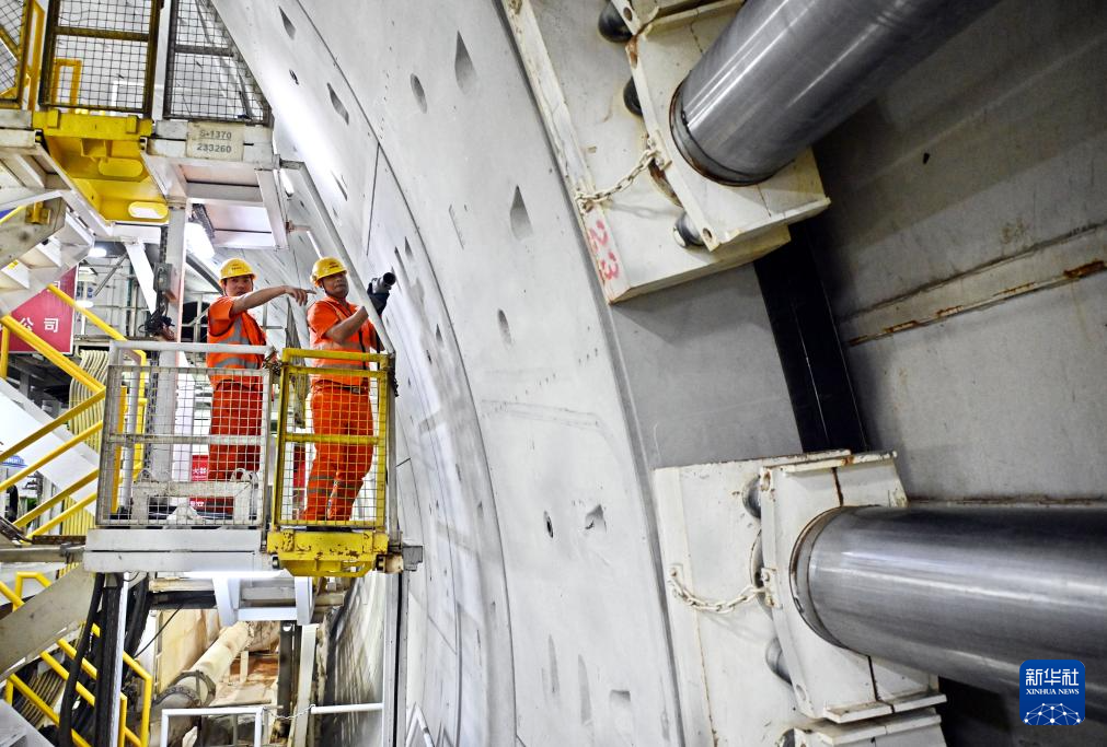 青岛胶州湾第二隧道盾构掘进突破3000米