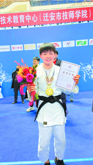 安徽柔道 “破冰”夺冠 安徽柔道 “破冰”夺冠