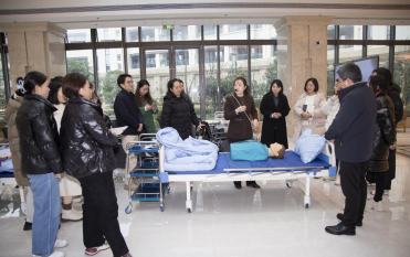 重庆建成全国首个康养高技能人才培训基地 “解锁”养老新场景