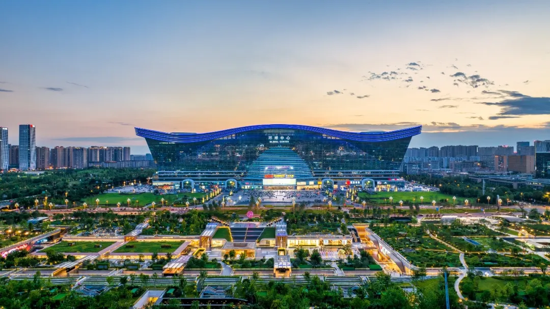 成都为你点亮!来交子大道倒数跨年→