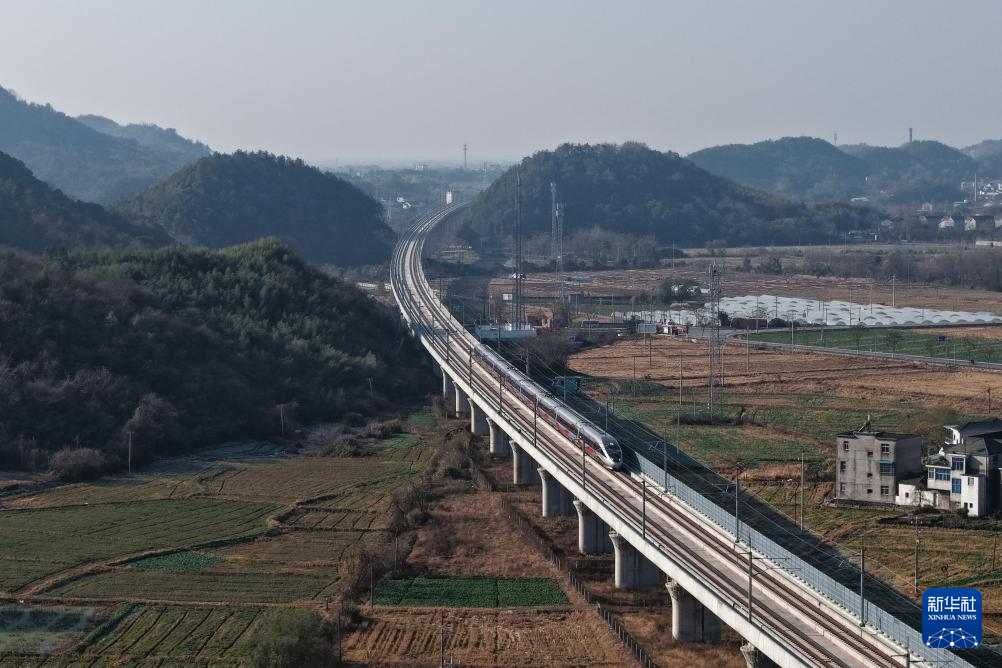 杭衢高铁开通运营