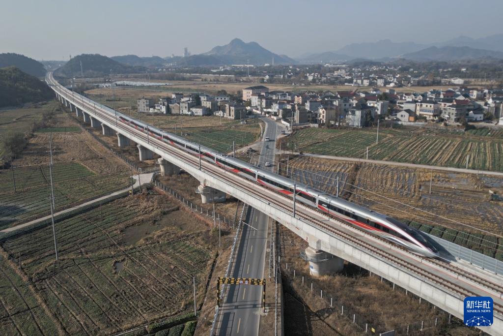 杭衢高铁开通运营