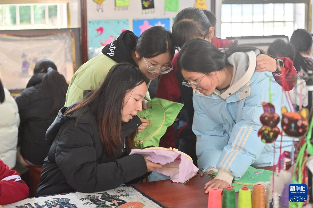 西工大研究生持续支教大苗山