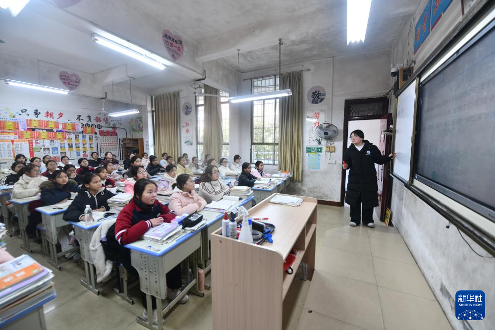 西工大研究生持续支教大苗山