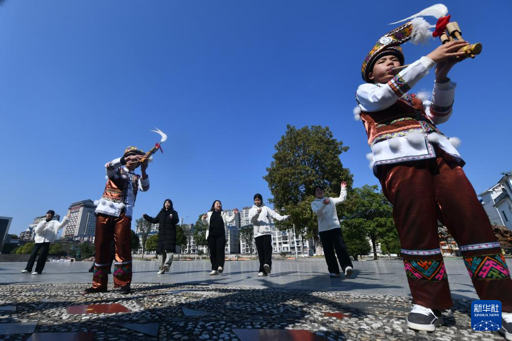 西工大研究生持续支教大苗山