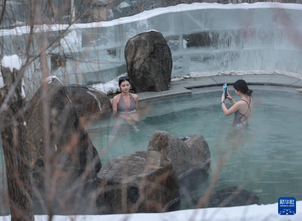 沈阳:“冰雪+温泉”引爆冬季文旅