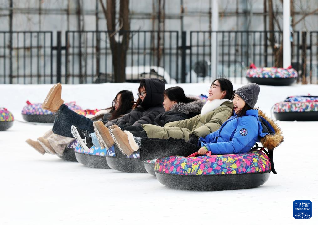 沈阳:“冰雪+温泉”引爆冬季文旅