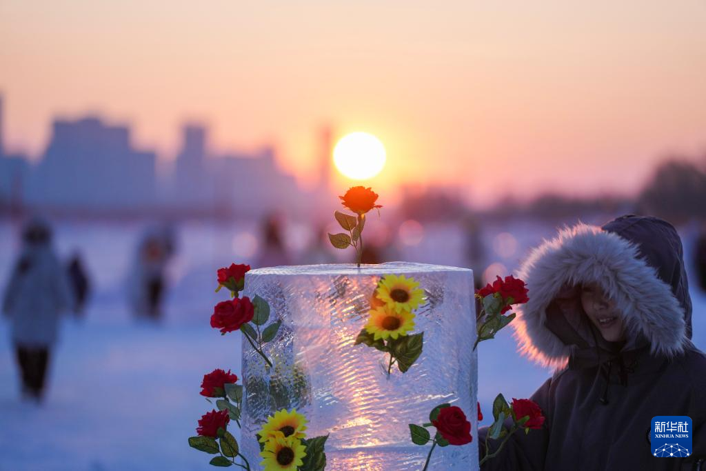 尔滨“钻石海” 浪漫赏落日