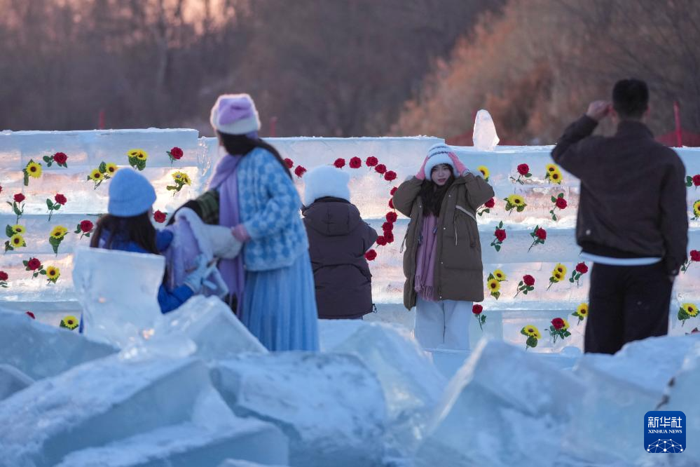 尔滨“钻石海” 浪漫赏落日