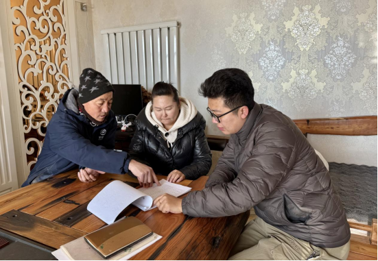 鄂托克旗冬日暖棚“羊”气足!双羔满圈,牧民笑开颜