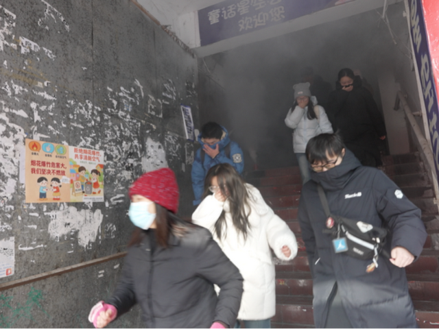 湘西土家族苗族自治州老旧市场（商场）灭火救援实战化演练在吉首开展