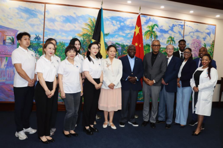 载誉归来！“光明行”义诊团队为巴哈马民众点亮希望之光