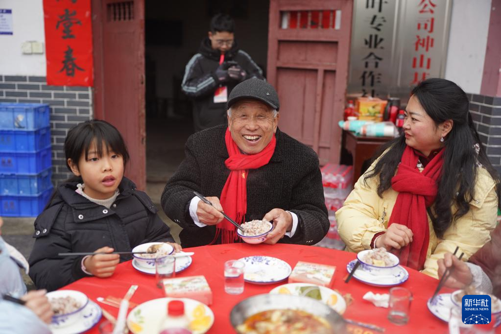 新春走基层丨红火热闹的井冈山“村晚”