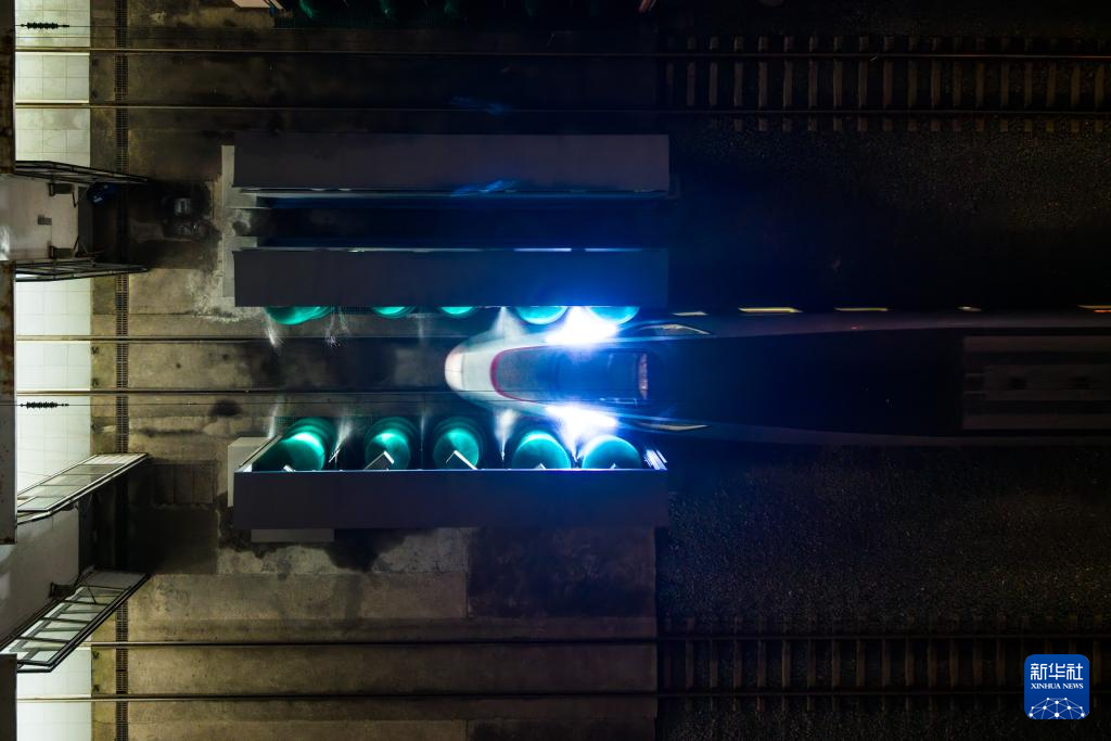 “陆地舰队”蓄势待发