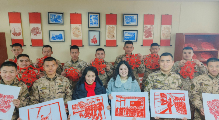 迎新春 话双拥 重庆“四进军营”搭建军民连心桥