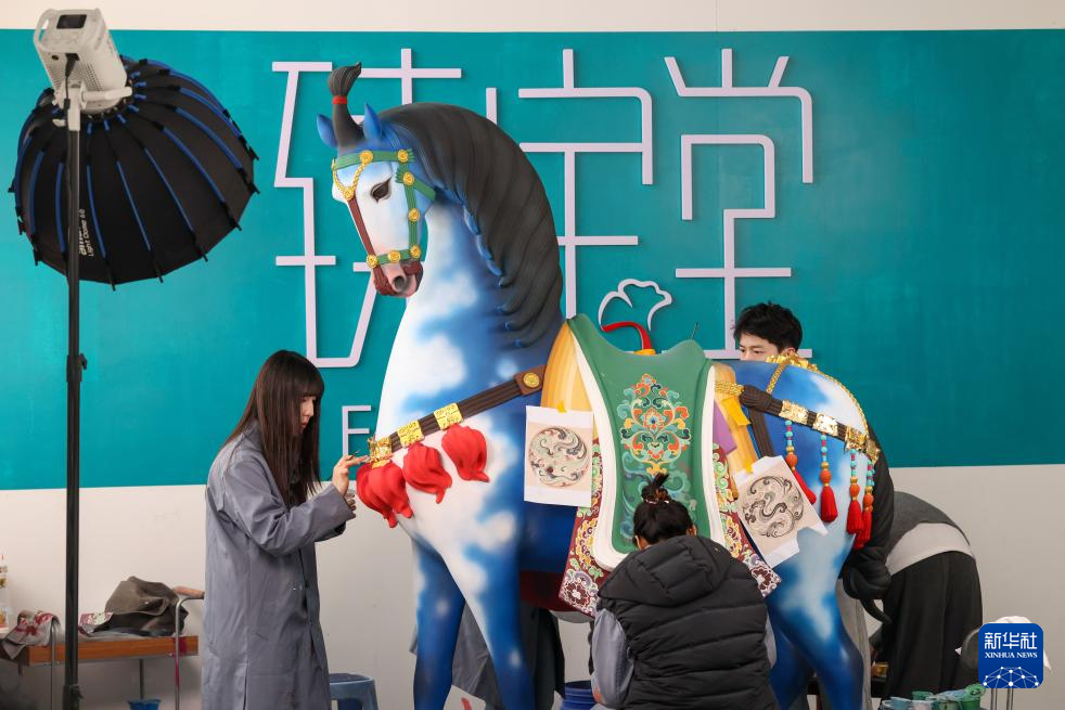 新春走基层|非遗泥人张 巧塑生肖马