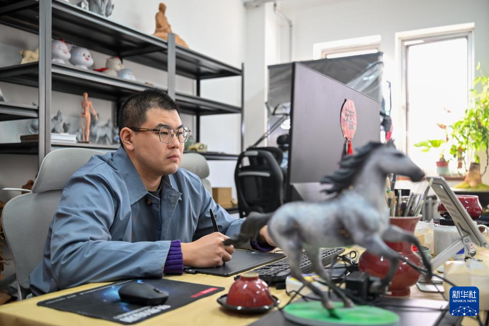 新春走基层|非遗泥人张 巧塑生肖马