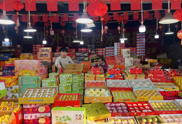 双福国际农贸城筑牢春节保供防线，重庆人餐桌“量足价稳”