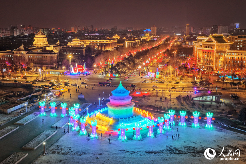 随着春节脚步的临近，灯火里的长春年味浓。人民网记者 李洋摄