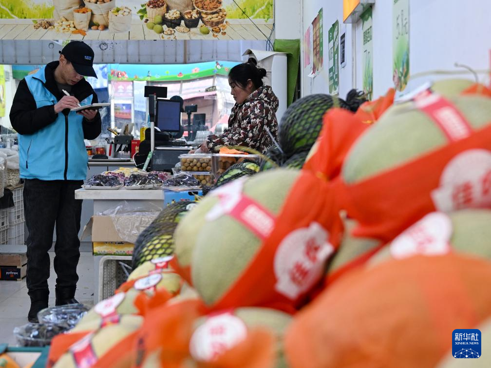 新春走基层丨乡村“跑腿员”把过年的“牵挂”送回家(图5)