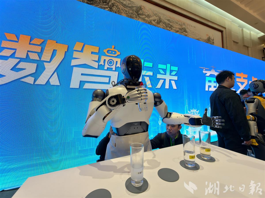 湖北新春第一会,释放7大重磅信号