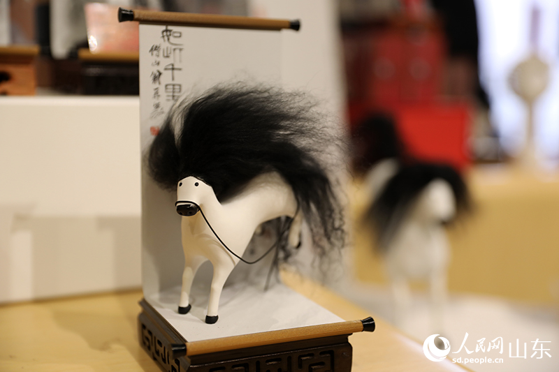 文创产品“马彪彪”。人民网记者 刘祺摄