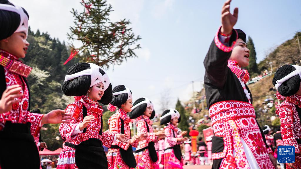 新春走基层丨贵州六枝:欢庆苗族跳花节