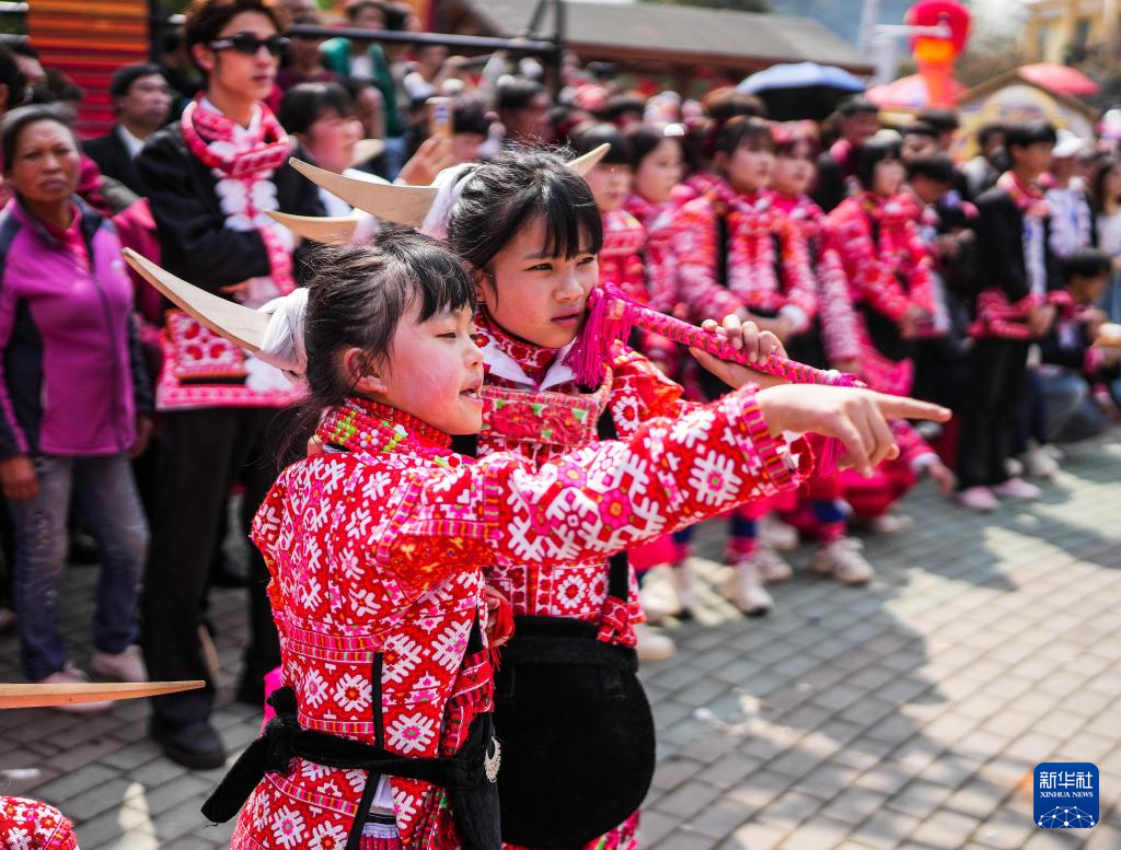 新春走基层丨贵州六枝:欢庆苗族跳花节