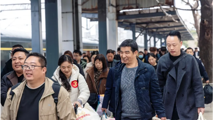 千里奔波一路坦途——江苏昆山“点对点”服务护航返岗复工路