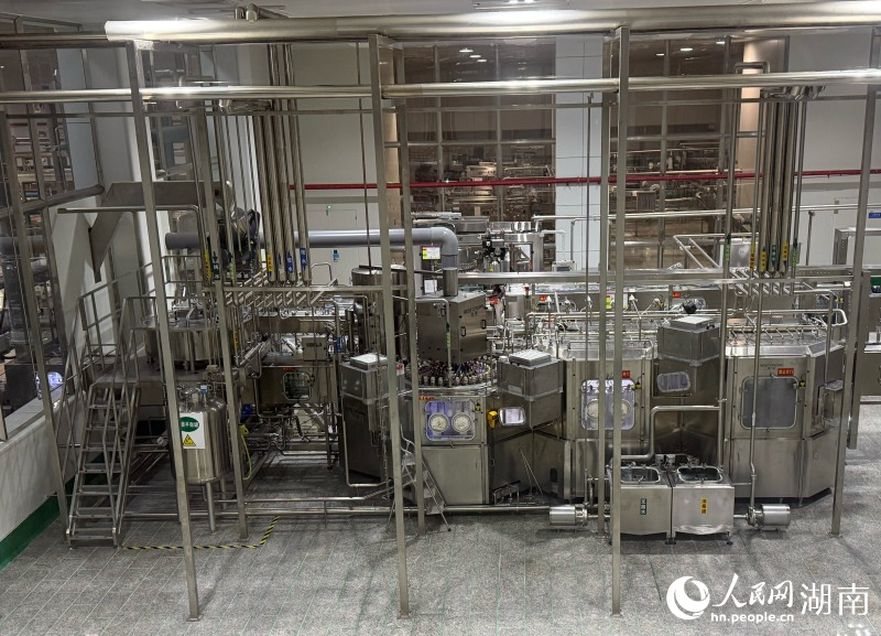 小洋人自动化生产线。人民网记者 林洛钴摄