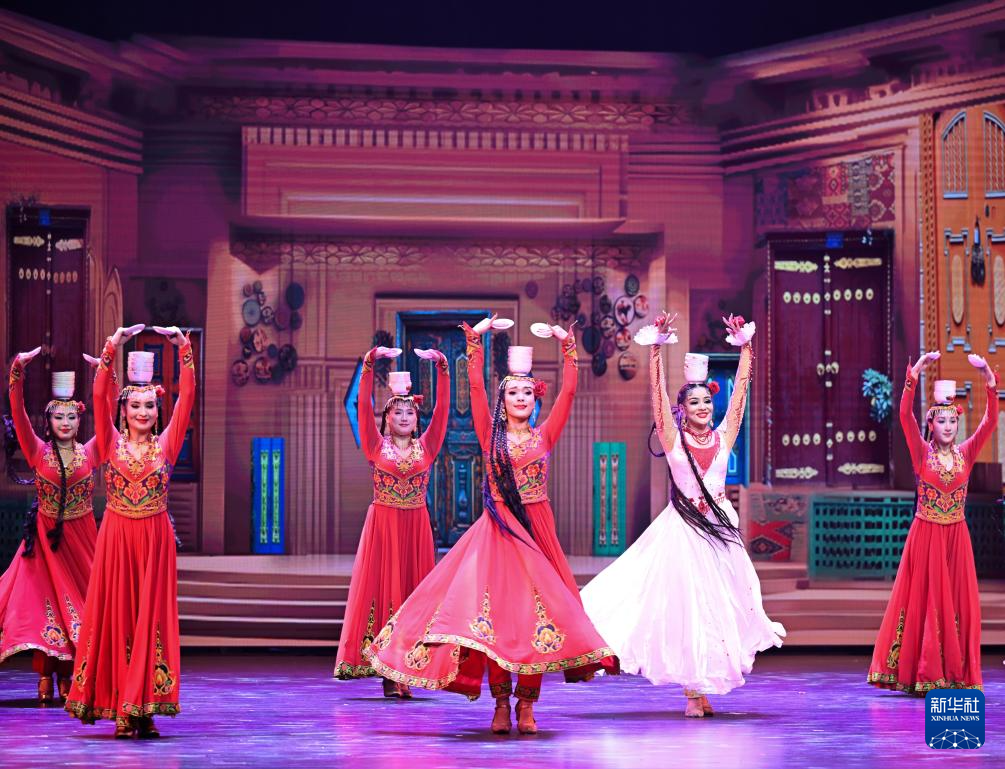 乐舞诗《杏花之约·丝路龟兹》在京演出