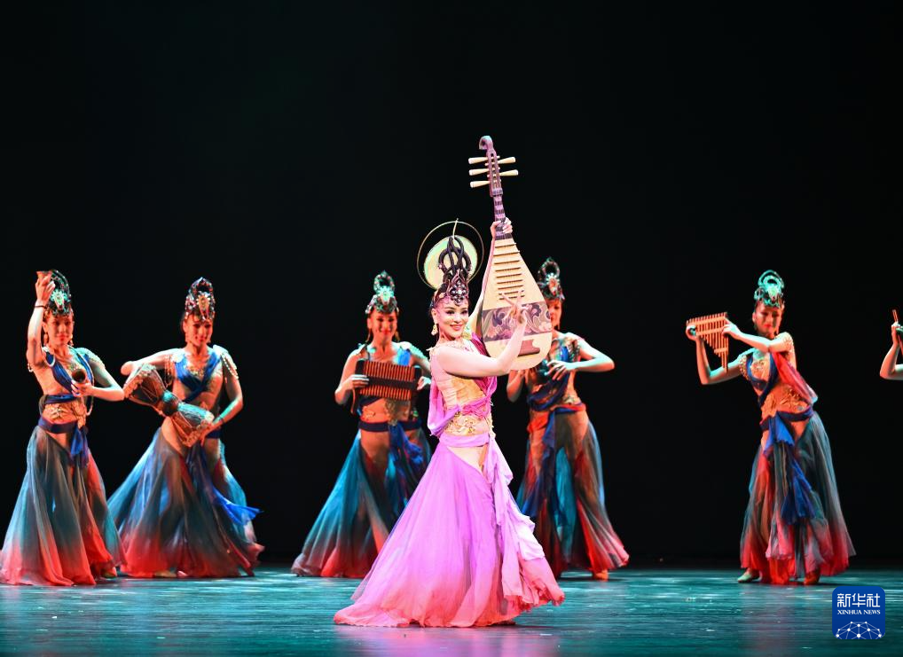 乐舞诗《杏花之约·丝路龟兹》在京演出