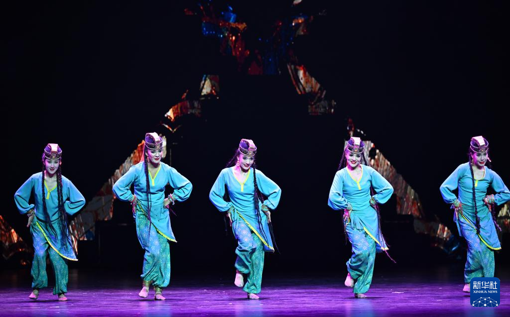 乐舞诗《杏花之约·丝路龟兹》在京演出