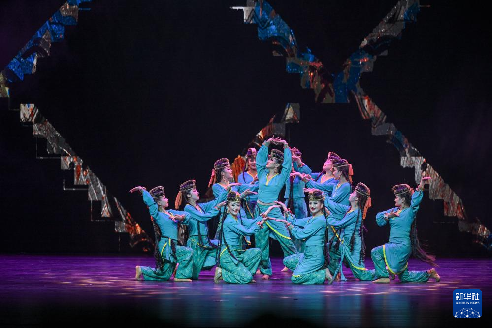 乐舞诗《杏花之约·丝路龟兹》在京演出