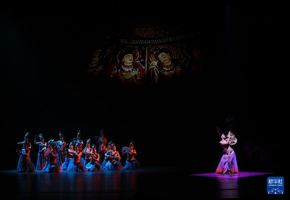 乐舞诗《杏花之约·丝路龟兹》在京演出
