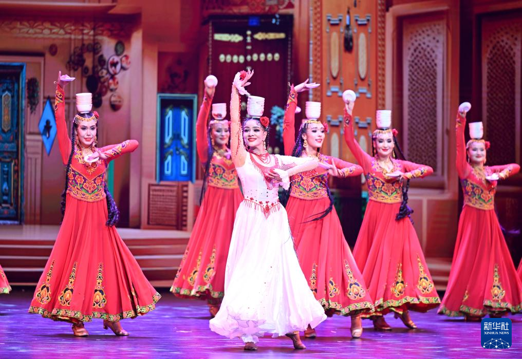 乐舞诗《杏花之约·丝路龟兹》在京演出