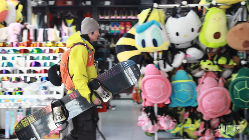 行稳致远开新局丨天山逐雪戈壁耕“云” 数字赋能智启“疆”来 行稳致远开新局丨天山逐雪戈壁耕“云” 数字赋能智启“疆”来