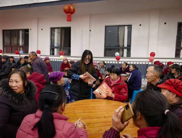 邮储银行重庆分行：这波操作很“邮爱”