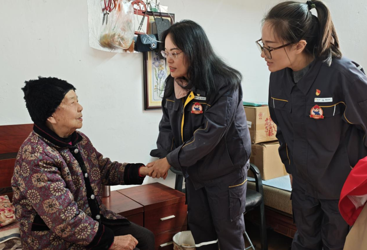 一碗汤圆一份情 重庆燃气把安全与温暖送到居民心坎上