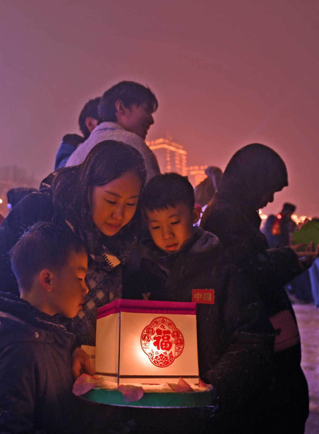 繁星卧松江 上元传福承——“松花江放河灯”非遗展演活动见闻 繁星卧松江 上元传福承——“松花江放河灯”非遗展演活动见闻