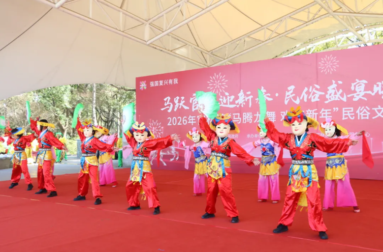 江苏宜兴市官林镇新春文化盛宴，共绘活力民俗年画