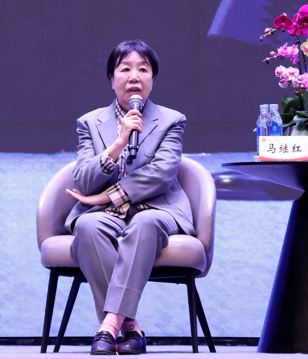 特写 | “大先生”进“大课堂”:韶院千人夜话传薪火 0K1A6045(1)